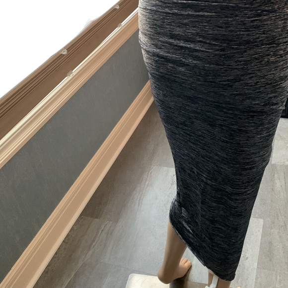 Stretch skirt with slit at knee. Small. New without tag. - Picture 4 of 6